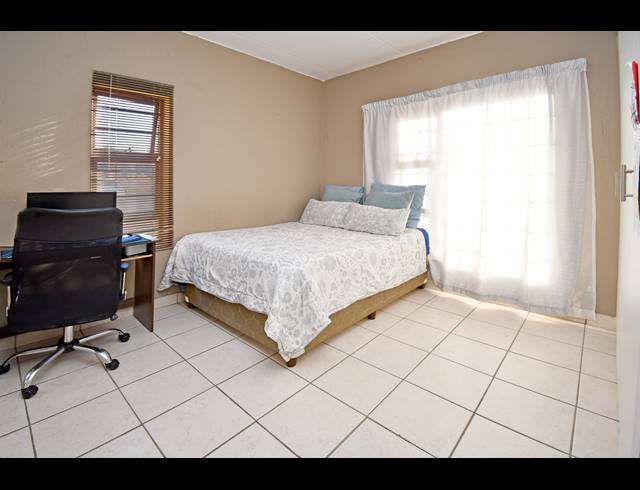 2 BEDROOM APARTMENT FOR SALE IN NORTH RIDING AH